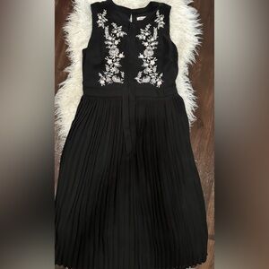 Nanette black pleaded dress size 8